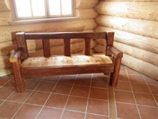 Nábytek ze starého dřeva